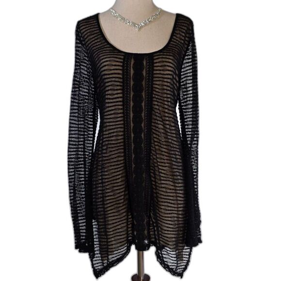 Max Studio Nearly Nude Lacey Layer Top Size Medium - Picture 1 of 11